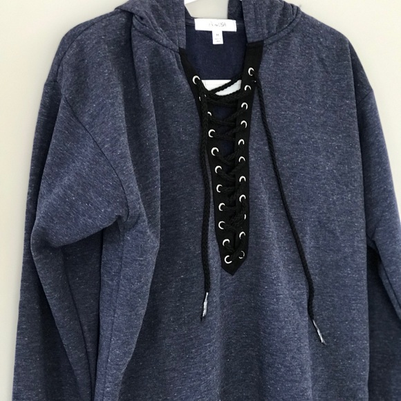 SEASON CLEAR OUT SALE! Navy detailed hoodie - Picture 3 of 4